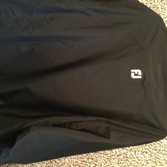 FootJoy Golf Jacket with Titleist Men's Golf cap - Picture 8 of 9